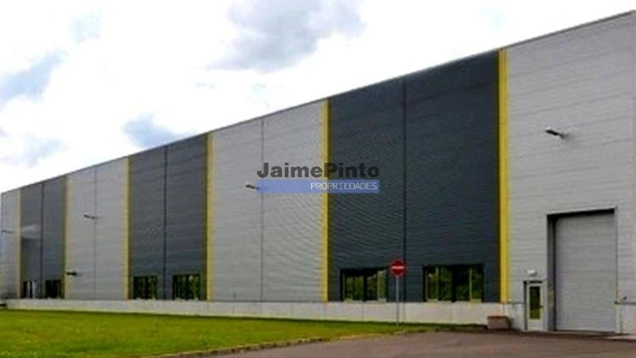 Armazém para Venda em Oliveirinha