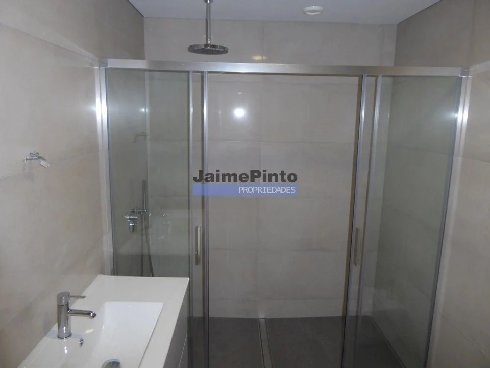 Apartamento T3 para Venda em Cedofeita, Santo Ildefonso, Sé, Miragaia, São Nicolau e Vitória Foto 4