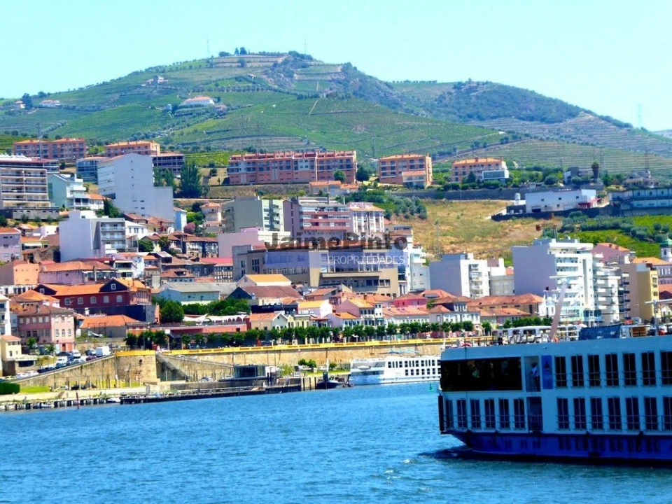 Prédio para Venda em Peso da Régua e Godim Foto 6