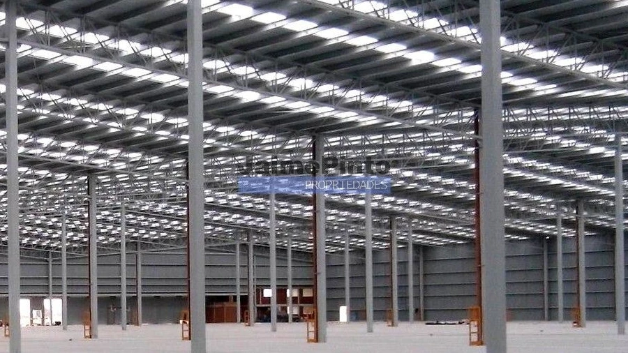 Armazém para Venda em Lagos (São Sebastião e Santa Maria)