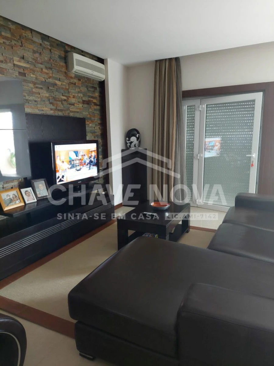 Apartamento T2 para Venda em Quarteira Foto 6