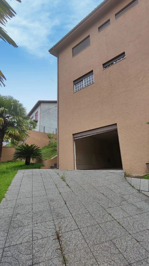 Moradia T4 para Venda em Cristelos, Boim e Ordem