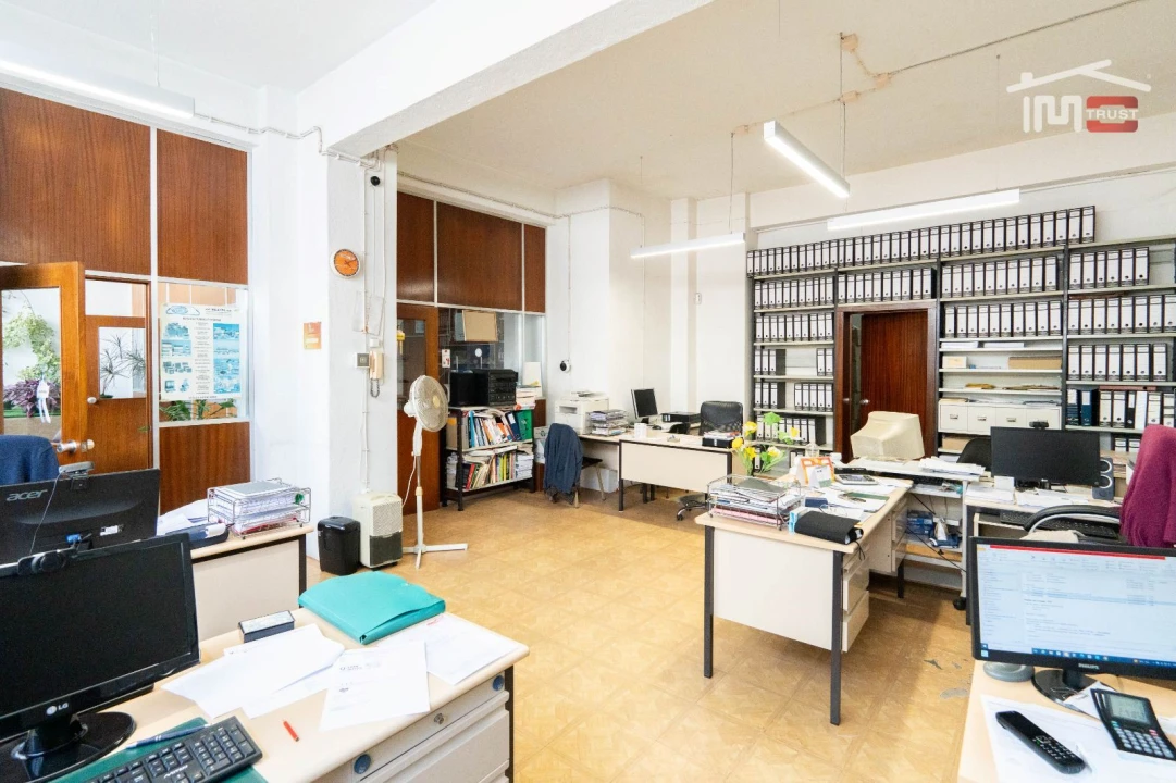 Escritório para Venda em Pontinha e Famões Foto 13