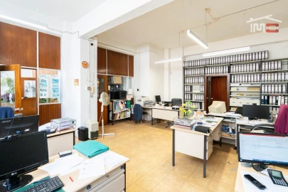 Escritório para Venda em Pontinha e Famões