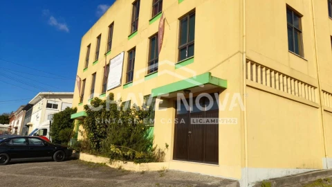 Armazém para Venda em São João da Madeira