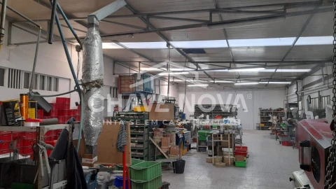 Armazém para Venda em São João da Madeira