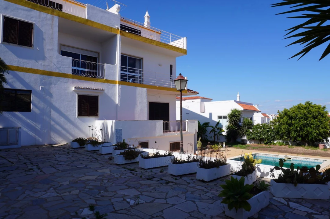 Apartamento T11 para Venda em Albufeira e Olhos de Água Foto 14