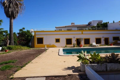 Apartamento T11 para Venda em Albufeira e Olhos de Água