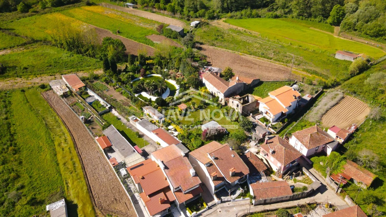 Quinta T3 para Venda em Argoncilhe Foto 3