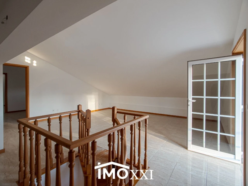 Moradia T5 para Venda em Fiães Foto 9