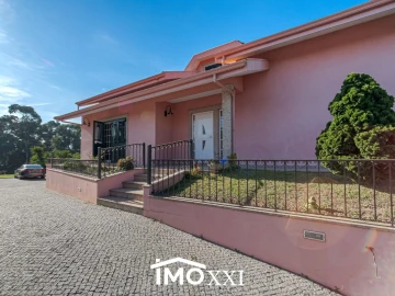 Moradia T5 para Venda em Fiães