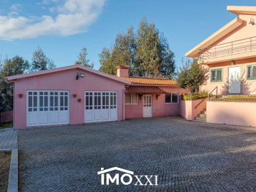 Moradia T5 para Venda em Fiães