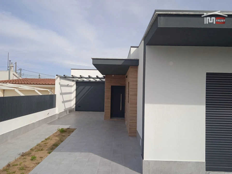 Moradia T4 para Venda em Azeitão (São Lourenço e São Simão) Foto 8