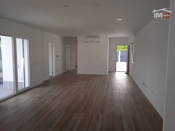 Moradia T4 para Venda em Azeitão (São Lourenço e São Simão)