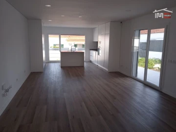 Moradia T4 para Venda em Azeitão (São Lourenço e São Simão)