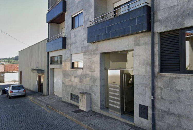 Negócio para Venda em Santo Tirso, Couto (Santa Cristina e São Miguel) e Burgães Foto 2