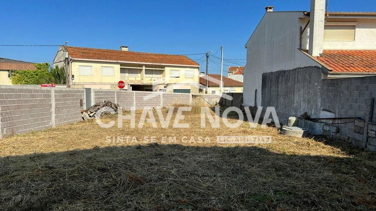Terreno para Venda em Santa Maria de Lamas Foto 2