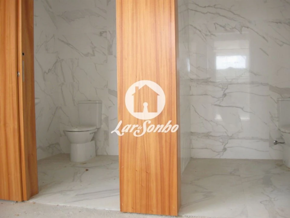 Loja para Arrendamento em Esmoriz Foto 8