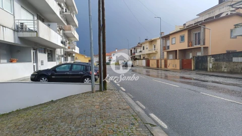 Armazém para Venda em Cristelos, Boim e Ordem