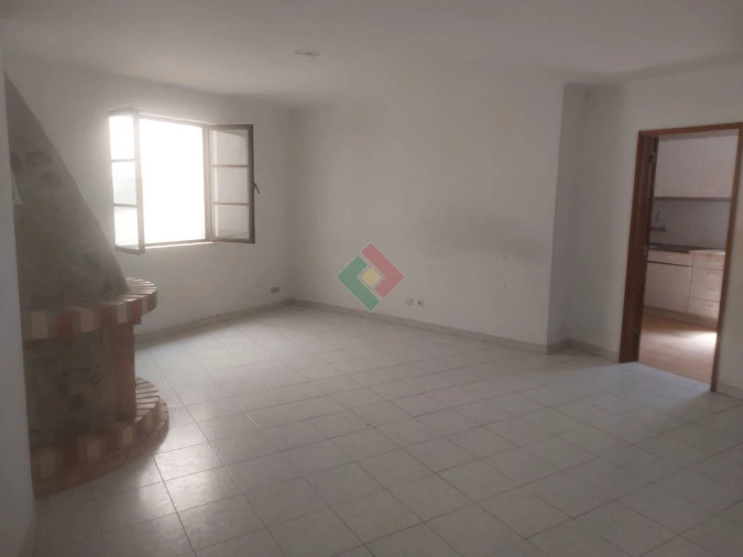 Apartamento T2 para Venda em Sé e São Lourenço Foto 4
