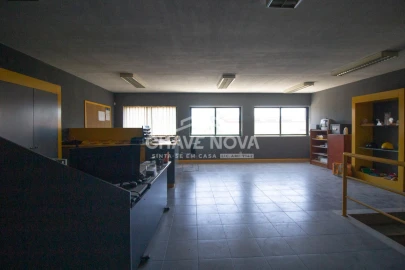 Armazém para Venda em Esmoriz