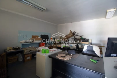 Armazém para Venda em Esmoriz