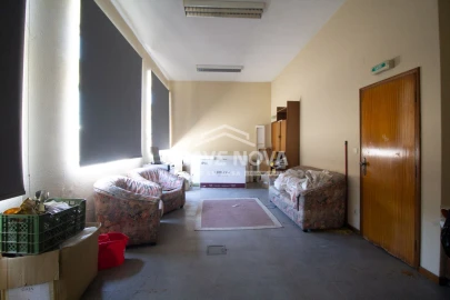 Armazém para Venda em Esmoriz