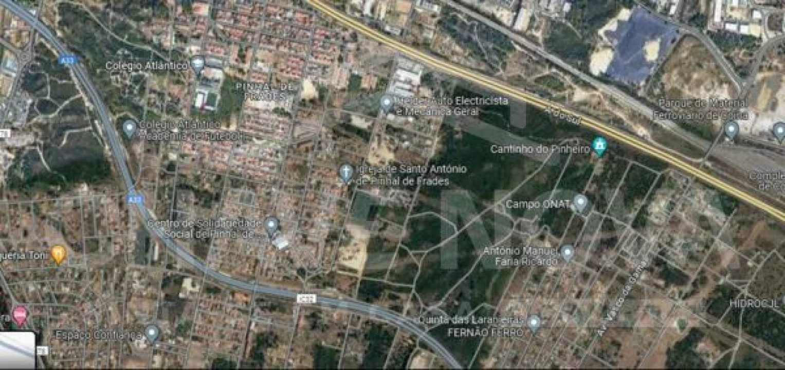 Terreno Comércio / Armazém para Venda em Fernao Ferro Foto 1