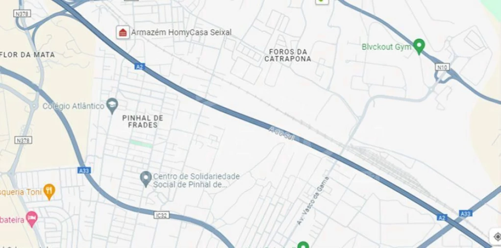 Terreno Comércio / Armazém para Venda em Fernao Ferro Foto 2