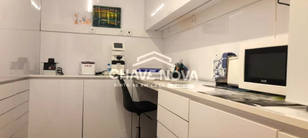 Loja para Trespasse em Aldoar, Foz do Douro e Nevogilde