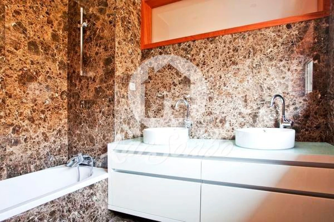 Moradia T5 para Venda em Espinho Foto 8