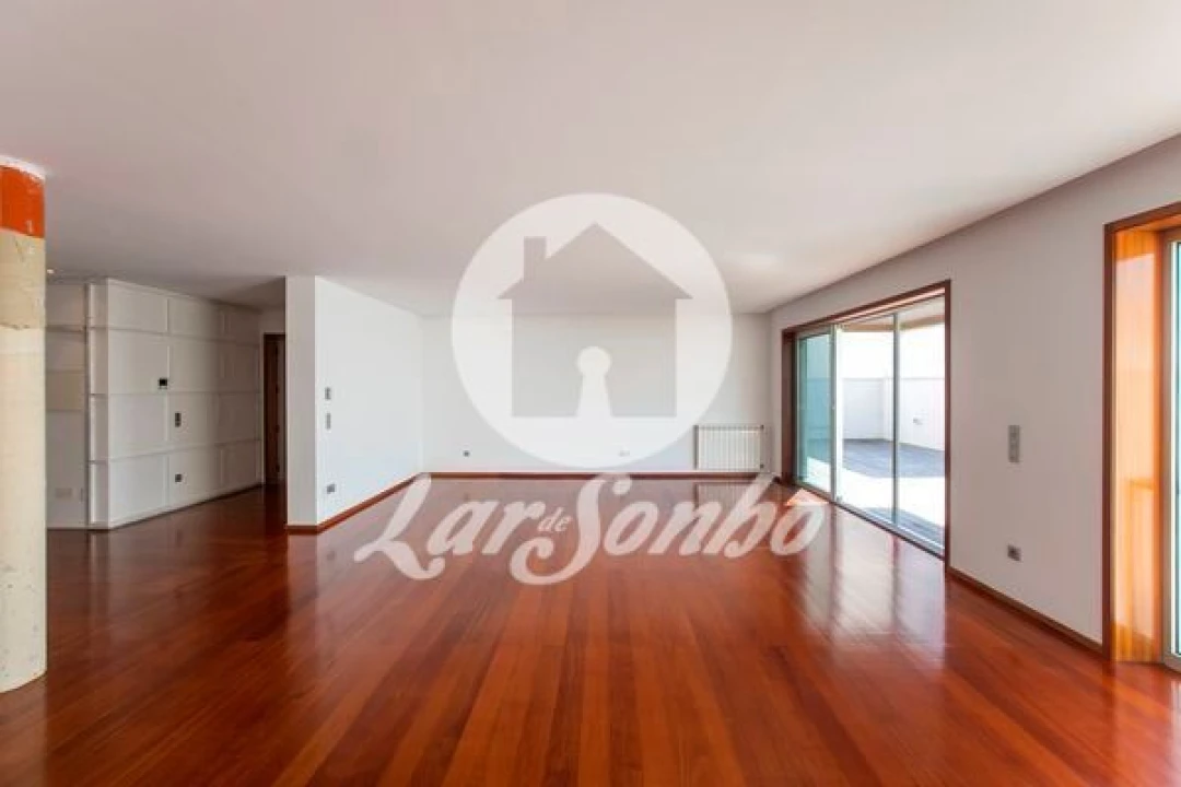 Moradia T5 para Venda em Espinho Foto 17