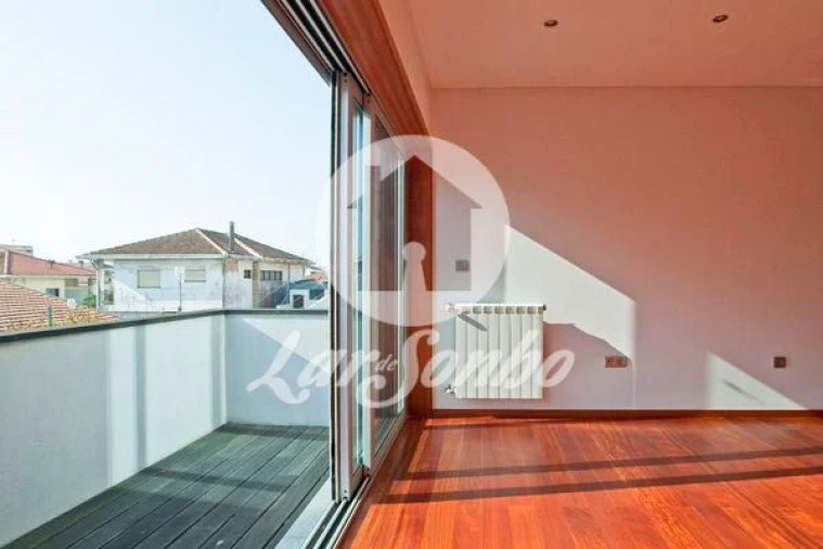 Moradia T5 para Venda em Espinho Foto 10