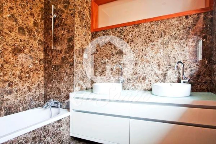 Moradia T5 para Venda em Espinho Foto 8