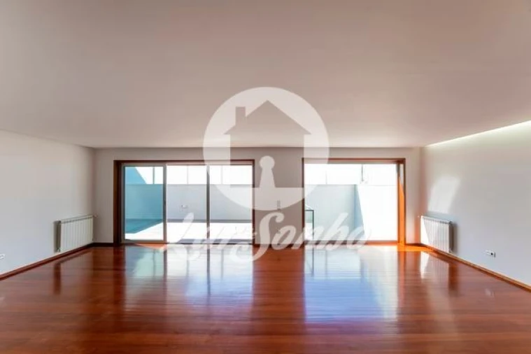 Moradia T5 para Venda em Espinho Foto 18