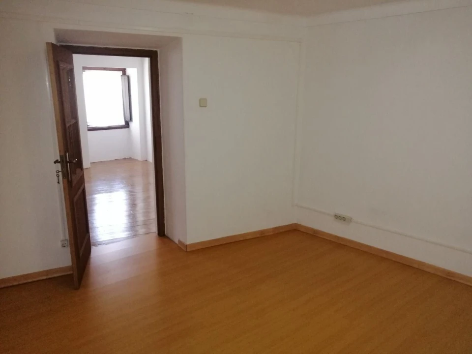 Moradia T5 para Venda em Santa Maria da Devesa Foto 6