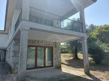 Quinta T3 para Venda em Grade e Carralcova