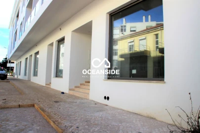 Loja para Venda em Carnaxide e Queijas