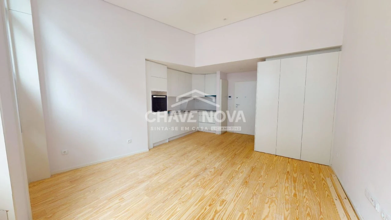 Apartamento T1 para Venda em Cedofeita, Santo Ildefonso, Sé, Miragaia, São Nicolau e Vitória Foto 1