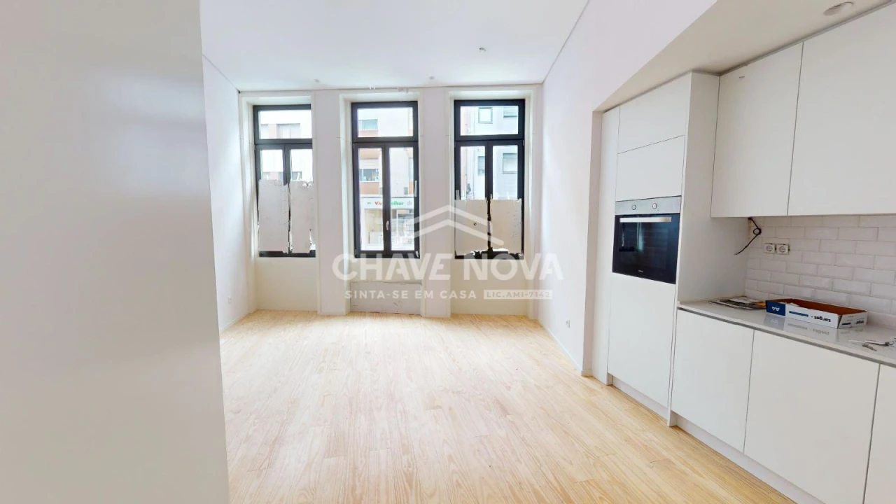 Apartamento T1 para Venda em Cedofeita, Santo Ildefonso, Sé, Miragaia, São Nicolau e Vitória Foto 2