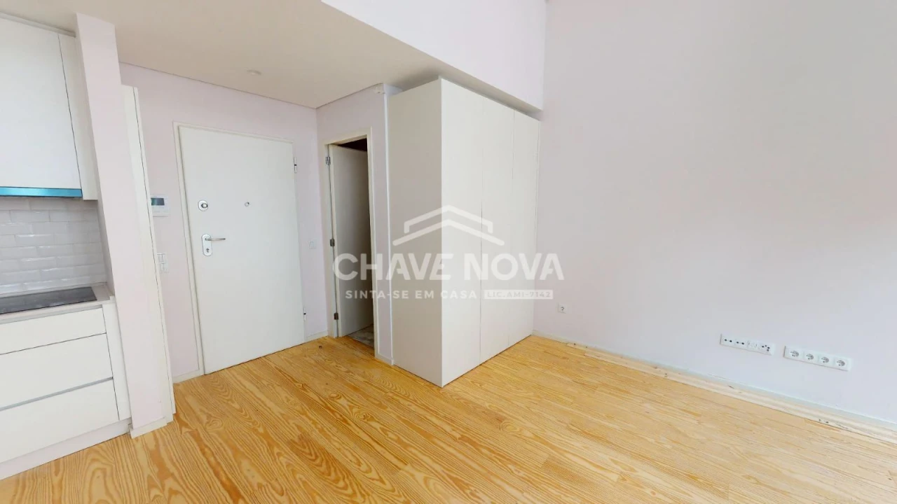 Apartamento T1 para Venda em Cedofeita, Santo Ildefonso, Sé, Miragaia, São Nicolau e Vitória Foto 4
