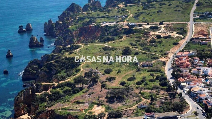 Terreno Misto para Venda em Lagos (São Sebastião e Santa Maria)