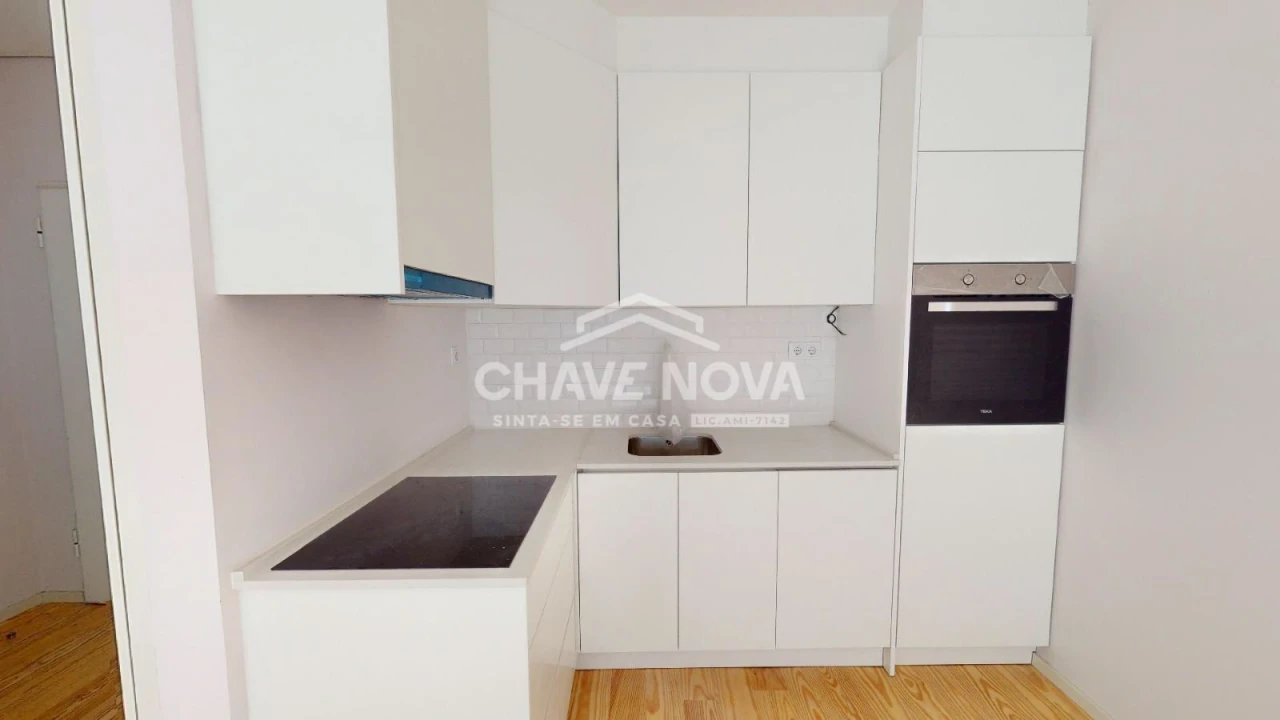 Apartamento T1 para Venda em Cedofeita, Santo Ildefonso, Sé, Miragaia, São Nicolau e Vitória Foto 2