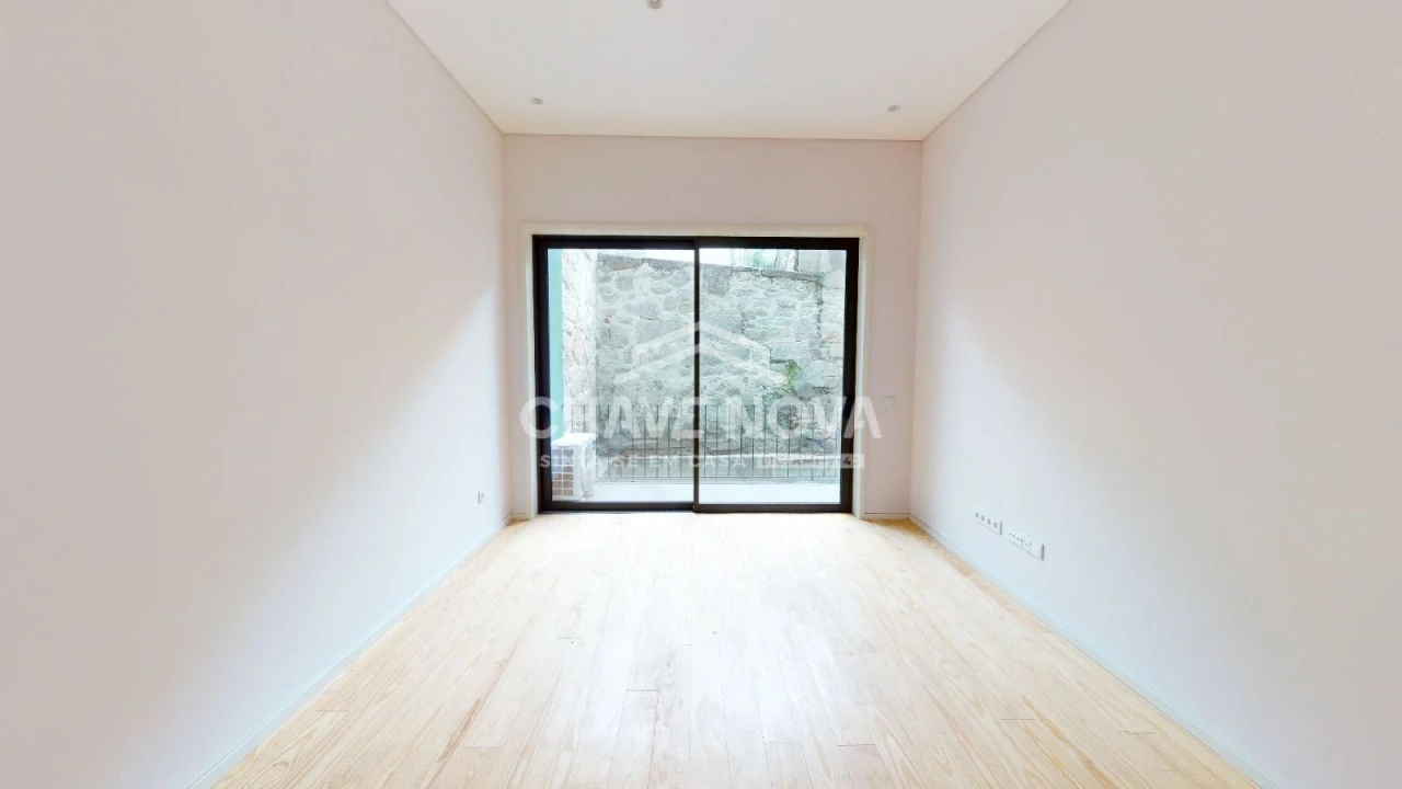 Apartamento T1 para Venda em Cedofeita, Santo Ildefonso, Sé, Miragaia, São Nicolau e Vitória Foto 3