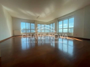 Apartamento T4 para Venda em Ramalde