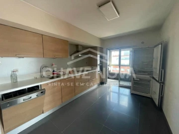 Apartamento T4 para Venda em Ramalde
