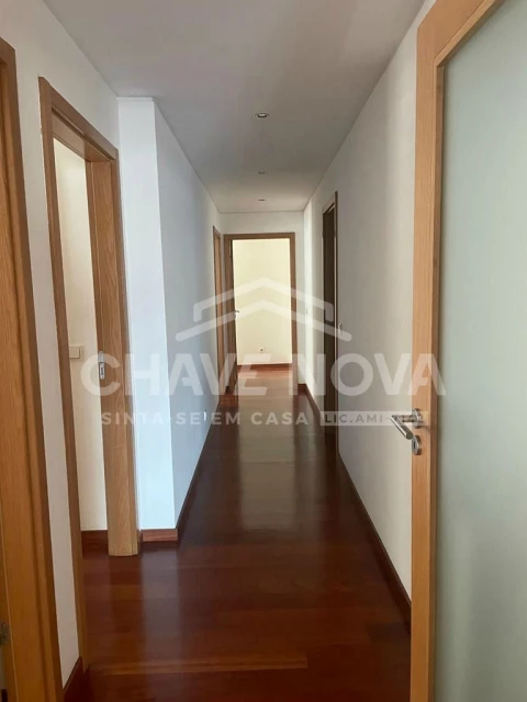 Apartamento T4 para Venda em Ramalde