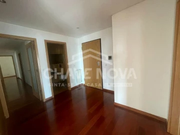 Apartamento T4 para Venda em Ramalde