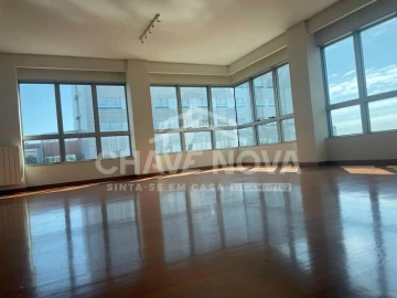 Apartamento T4 para Venda em Ramalde