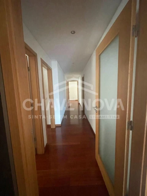Apartamento T4 para Venda em Ramalde